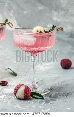 Lychee Juice. Lychee Cocktail In Glass And Fresh Fruits. Restaurant Menu, Dieting, Cookbook Recipe T