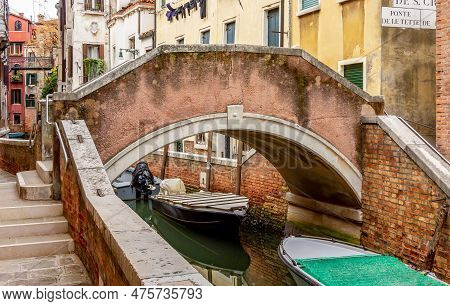 Ponte De Le Tette Bridge Over Venice Canal, Italy