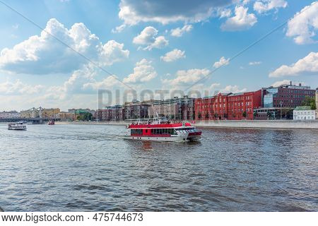 Moscow, Russia - July 23, 2022: Cruise Ship Sails On The Moscow River In Moscow City Center, Popular