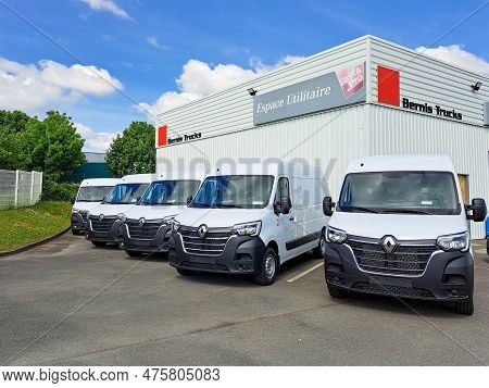 Bordeaux , Aquitaine  France - 05 01 2023 : Renault Master Panel Van Trafic Industrial Commercial Ve