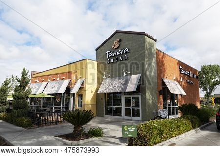Menifee, Ca, Usa - May 3, 2023: Front Of Panera Bread Restaurant