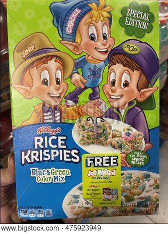 Grovetown, Ga Usa - 03 14 23: Grocery Store Rice Krispie Treats Cereal St Patricks Day