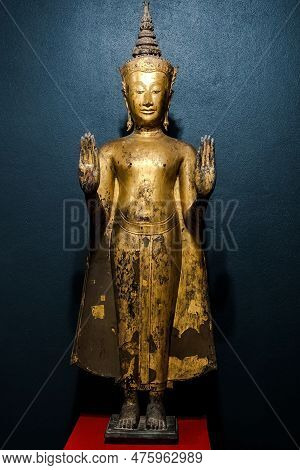 Standing Image In The Attitude Of Stopping Rainstrom Mid-ayutthaya Period