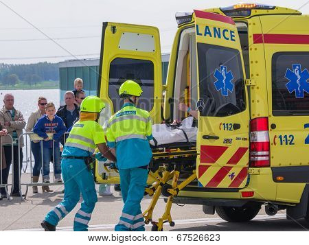 Dutch Medical Services In Action