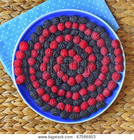 Berry spiral on the plate