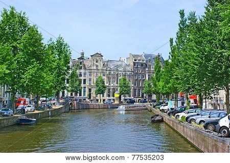 The Tourist Boat