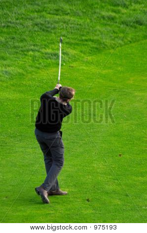 Mand spille Golf