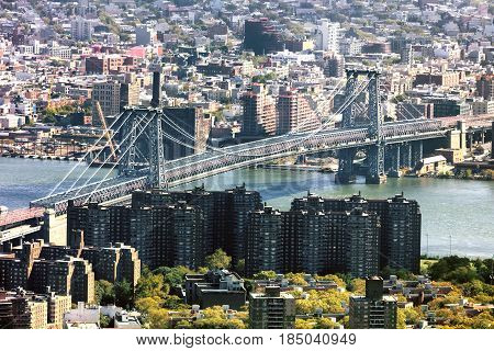 Williamsburg Bridge in New York and The Williamsburg Town