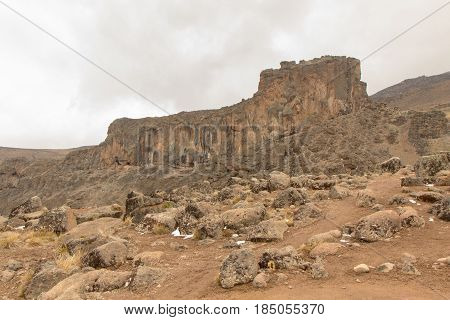 Track on Kilimanjaro on the Machame Route Whiskey. 3 day on the way