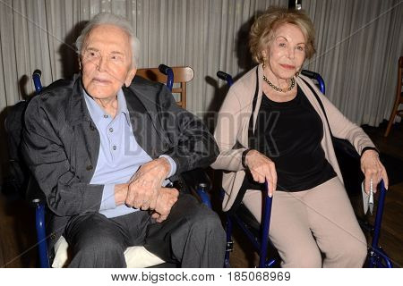 LOS ANGELES - MAY 4:  Kirk Douglas, Anne Douglas at the 25th Anniversary of the Anne Douglas Center at the LA Mission on May 4, 2017 in Los Angeles, CA