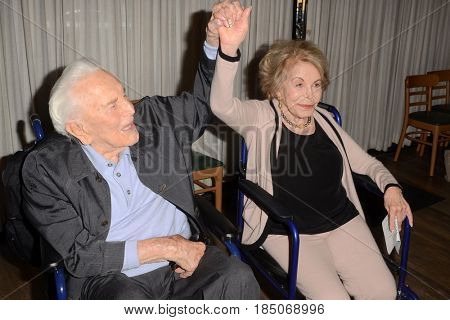 LOS ANGELES - MAY 4:  Kirk Douglas, Anne Douglas at the 25th Anniversary of the Anne Douglas Center at the LA Mission on May 4, 2017 in Los Angeles, CA