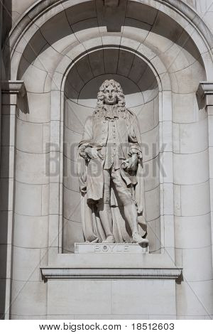 Statue of Robert Boyle of BoyleÃÂ´s Law