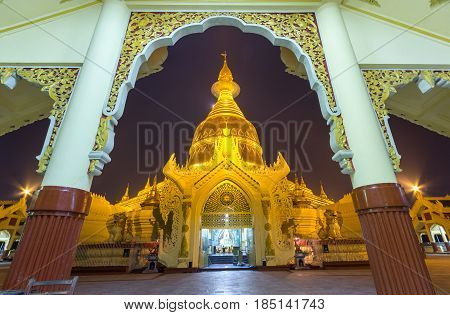 Maha Wizaya Pagoda, Yangon (Rangoon), Myanmar (Burma), Asia