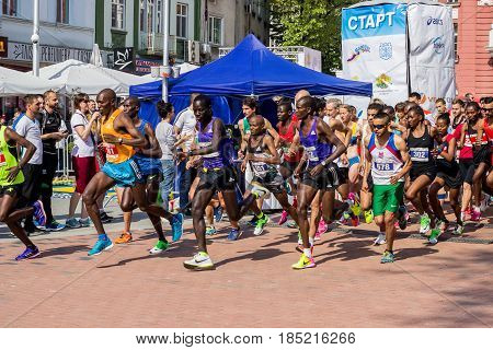 Varna Bulgaria 07 May 2017 Athletes participate in the international marathon on the run