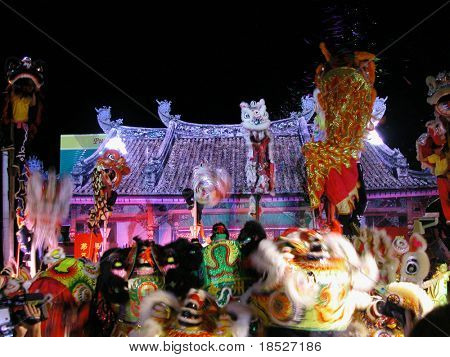 เต้นรำสิงโตตรุษจีน