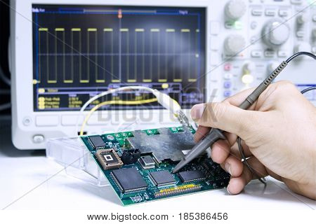 Repair and Measurement of Electronic Circuits with Oscilloscopes