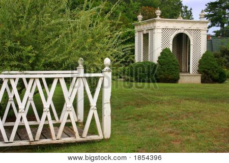 Puente frente Gazebo