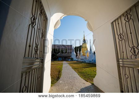 Wat Suandok White Buddhist Temple
