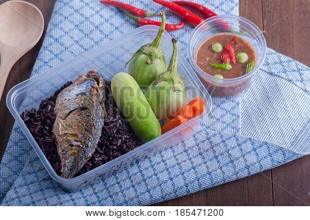 Rice Berry Fried Mackere Shrimp-paste Sauce And Vegetable Boxset