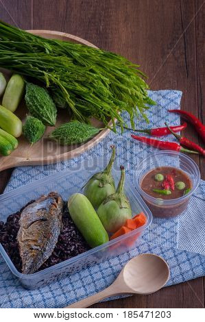 Rice Berry Fried Mackere Shrimp-paste Sauce And Vegetable Boxset