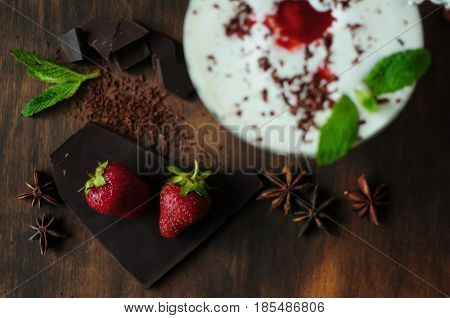Cold dessert is a taste of happiness and thirst quenching on a hot day