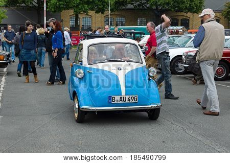 Berlin - May 11: Microcars bmw Isetta 250, 26Th Oldtimer-tage Berlin-brandenburg, May 11, 2013 Berli