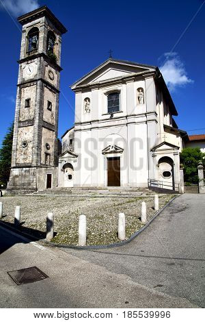 In  The Sumirago    Church  Closed Brick Tower Sidewalk Italy