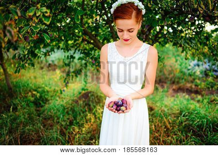 Beautiful Bride Holding A Lot Of Cream, A Wonderful Summer Day