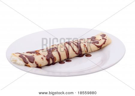 클리핑 패스와 함께 고립 된 압 연된 크 레이프