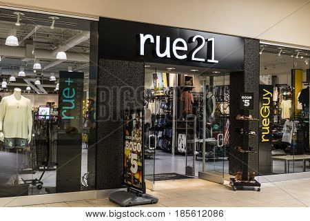 Indianapolis - Circa May 2017: rue21 Retail Strip Mall Location. rue21 is owned by Apax Partners III