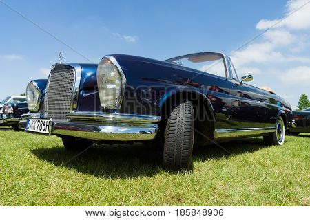 Paaren Im Glien, Germany - May 19: Full-size Luxury Car Mercedes-benz 300 Se Cabriolet (w112), 
