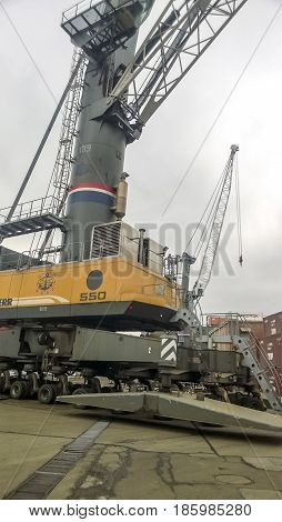Self-propelled Port Crane. Mobile Platform For Moving The Lifting Mechanism.