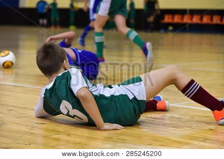 Teenager Rolled Over, Fell And Was Injured While Playing Mini Football In The Gym