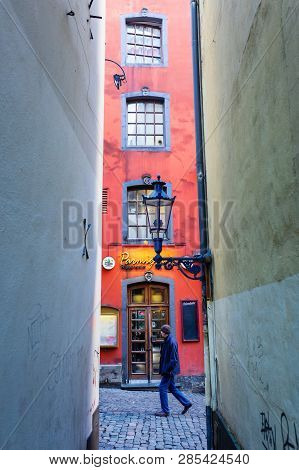 Narrow Alley In The Historic Old Town Of Cologne, Germany