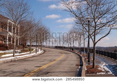 Pittsburgh, Pennsylvania, Usa 02/21/2019 A Bare Tree Lined Road In Winter In The Summerset Neighborh