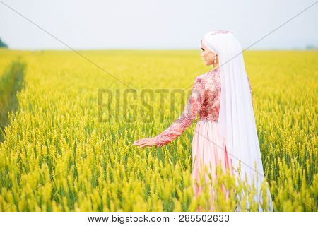 Beautiful Female Model In Traditional Bridal Costume.