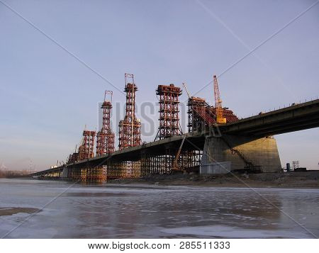 The Construction Of A New Bugrinskij Bridge The Erection O In Novosibirsk, The Construction Of Suppo
