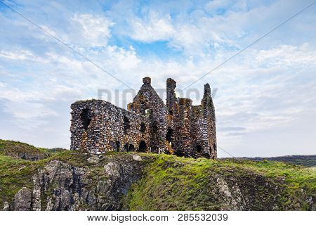 Dunskey Castle, Near Portpatrick, Dumfries And Galloway, In South-west Scotland.