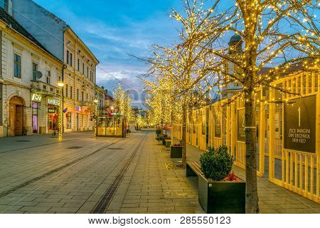 Cluj-napoca, Romania - December 4, 2018: Eroilor Avenue, Heroes Avenue - A Central Avenue In Cluj-na