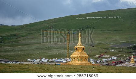 Sichuan, China - Aug 18, 2016. Yarchen Gar Monastery In Garze Tibetan, Sichuan, China. Yarchen Gar I