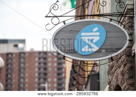 Ottawa, Canada - November 11, 2018: Shoppers Drug Mart Logo In Front Of Their Store In Downtown Otta
