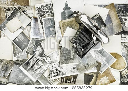 Moscow, Russia - February 11, 2018: Retro Camera Agfa Billy-record In Old Photos April 1, 2014. A Se