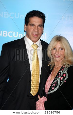 LOS ANGELES - JAN-6: Lou Ferrigno kommt bei der NBC Universal Star Winter TCA Party im The Ath