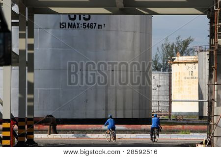Oil Refinery