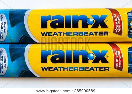St. Paul, Mn/usa - February 21, 2019: Rain-x Weatherbeater Windshield Wiper Blades And Trademark Log