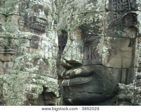Kamień twarz w Angkor Wat świątyni Figowców w Siem Reap, Cambodia