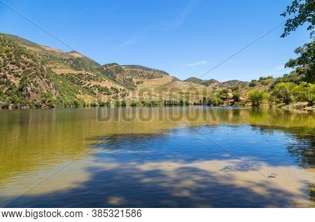 River Douro flowing in the north of Portugal. Douro Region.