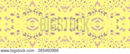 Seamless Leopard Rapport. Brown Fashion Camouflage Spots. Watercolor Cheetah Pattern. Color Fabric D