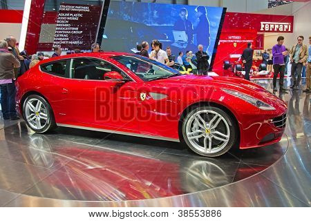 Genève - 8 marts: The Ferrari FF udstillet på 81 International Motor Show Palexpo-Genève på M