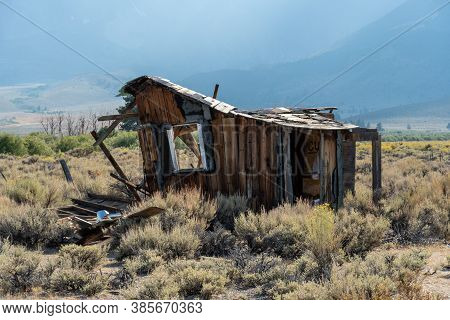 Abandoned House Camper Trailer In The Middle Of The Desert In Californias Mojave Desert, Near Ridgec